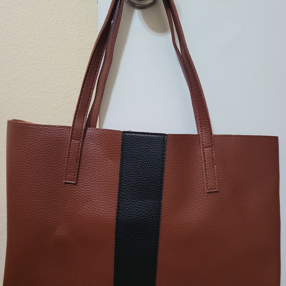 Shoulder bag. - Picture 2 of 8